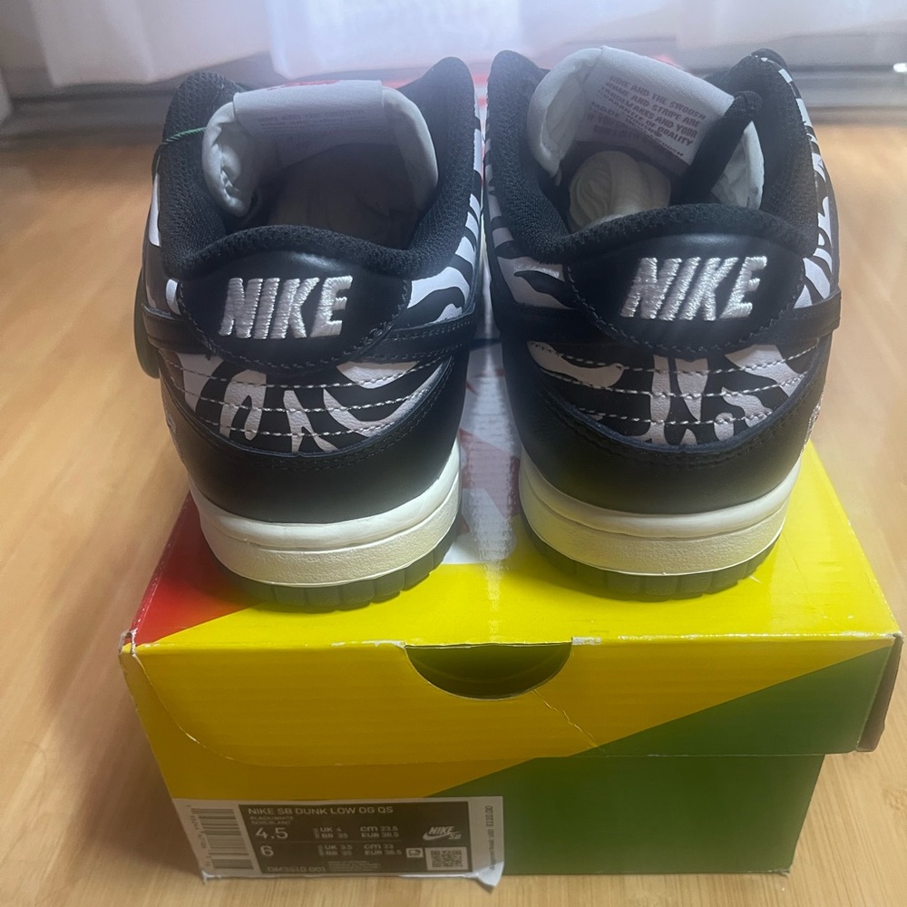 Brand New Nike SB Zebra dunk low sneakers in box - Picture 10 of 11